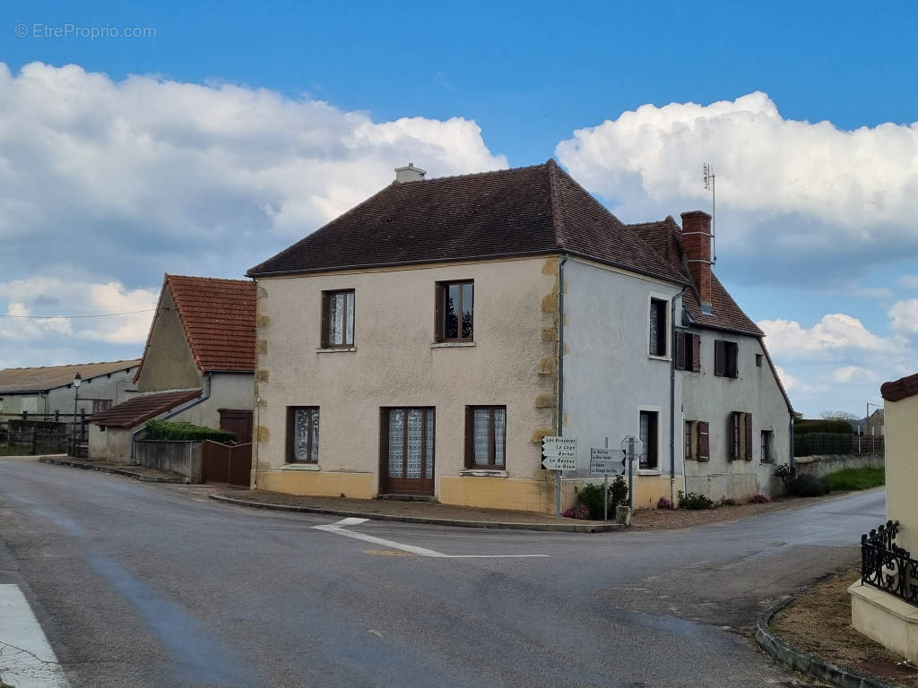 Maison à VERSAUGUES