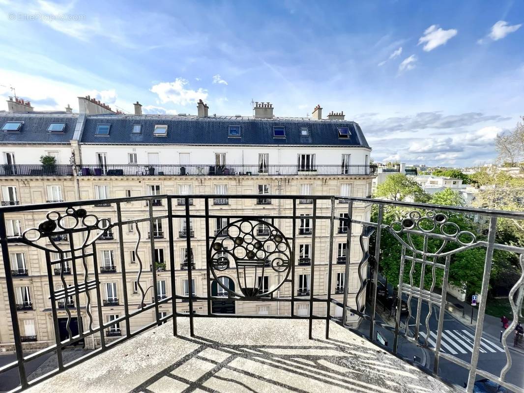 Appartement à NEUILLY-SUR-SEINE