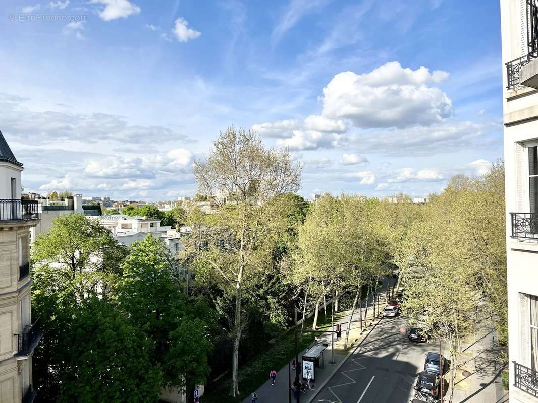 Appartement à NEUILLY-SUR-SEINE