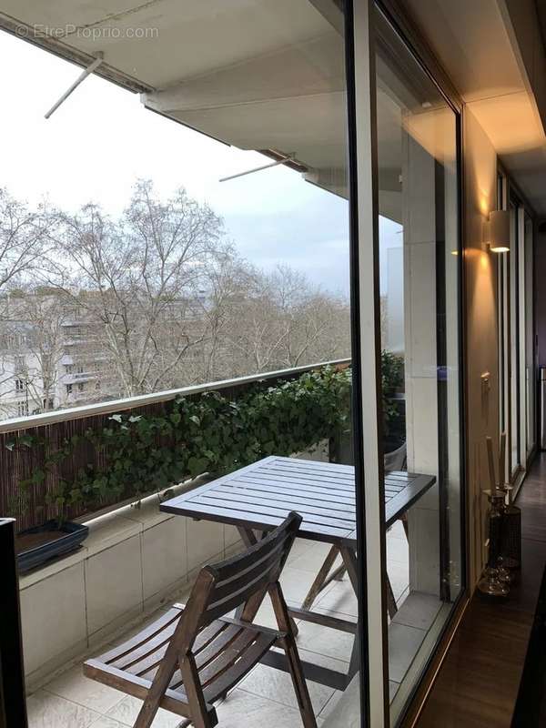 Appartement à NEUILLY-SUR-SEINE