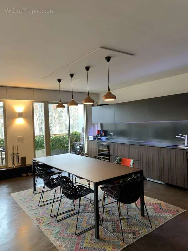 Appartement à NEUILLY-SUR-SEINE