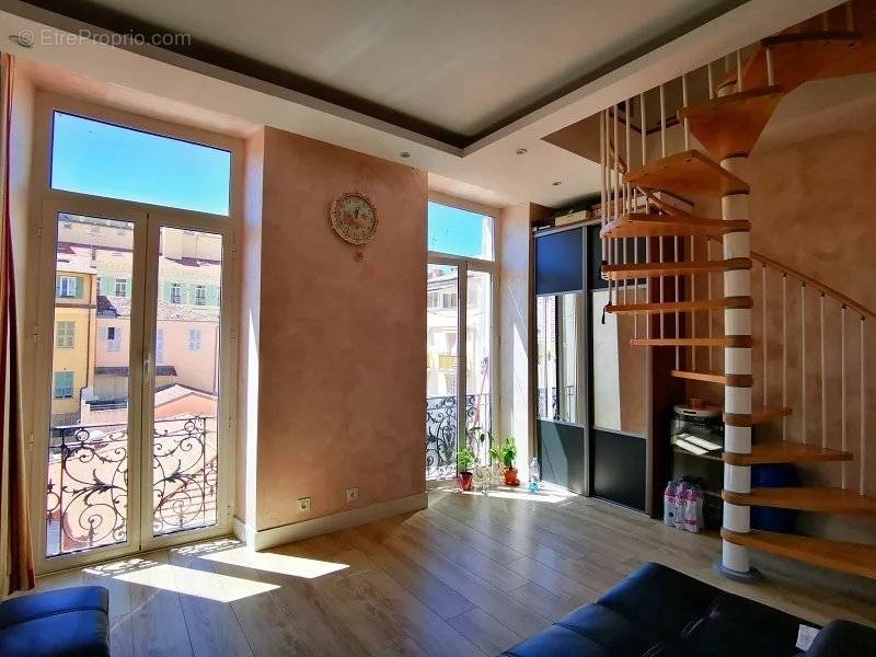 Appartement à MENTON