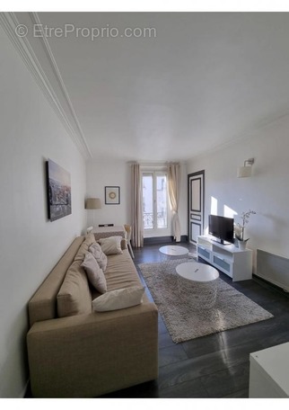 Appartement à PARIS-10E