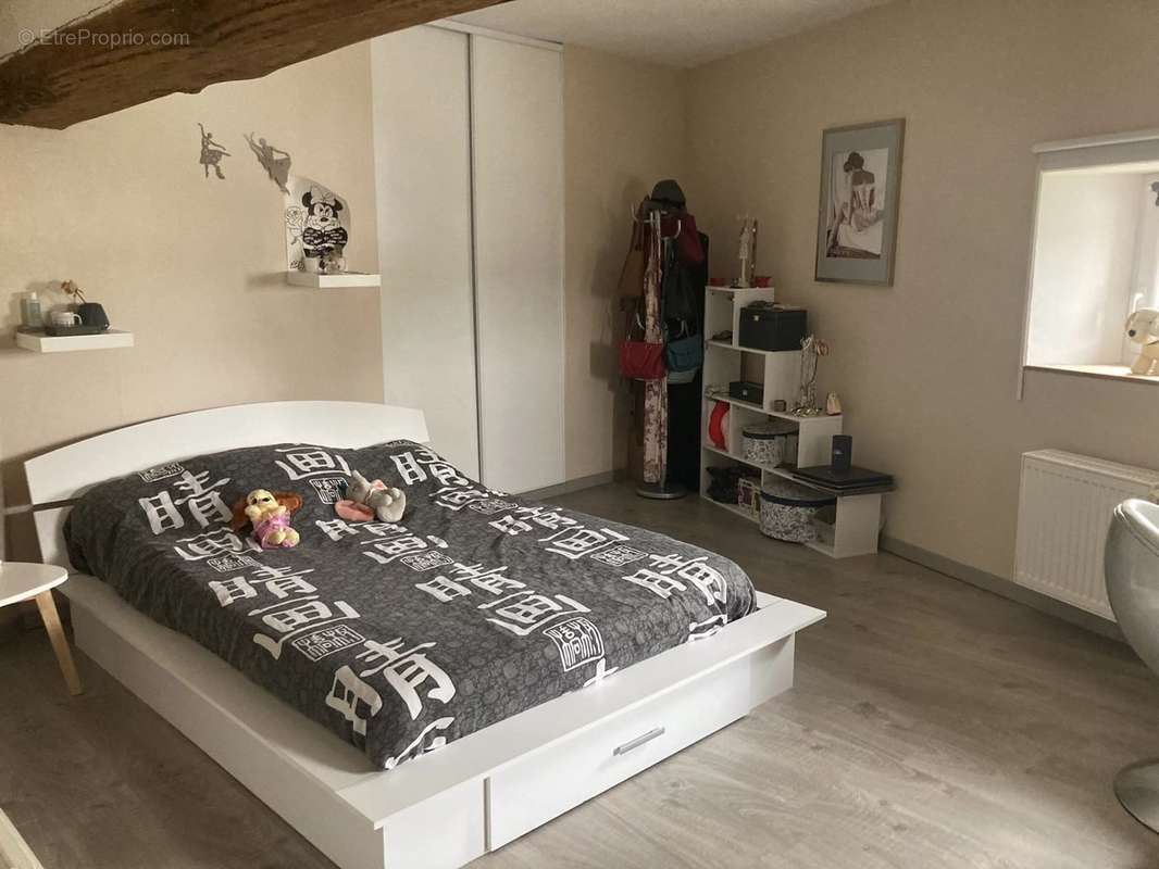 Appartement à BRIENON-SUR-ARMANCON