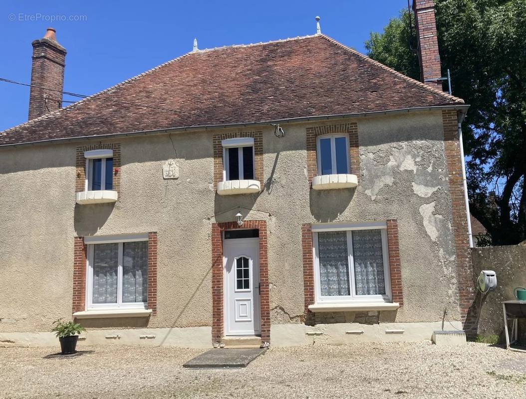 Appartement à BRIENON-SUR-ARMANCON