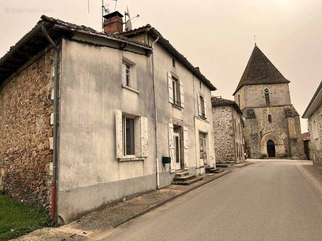 Maison à SAINT-JUNIEN