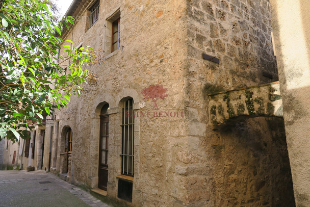 Maison à SAINT-GUILHEM-LE-DESERT