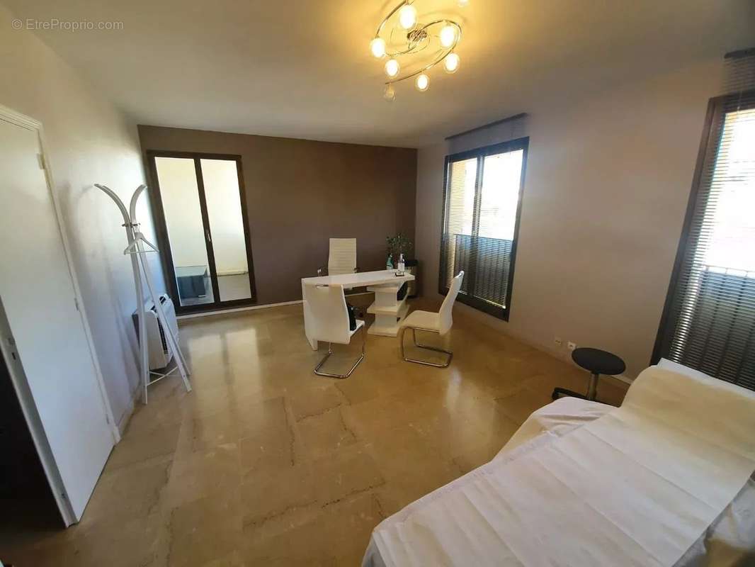 Appartement à VILLENEUVE-LOUBET