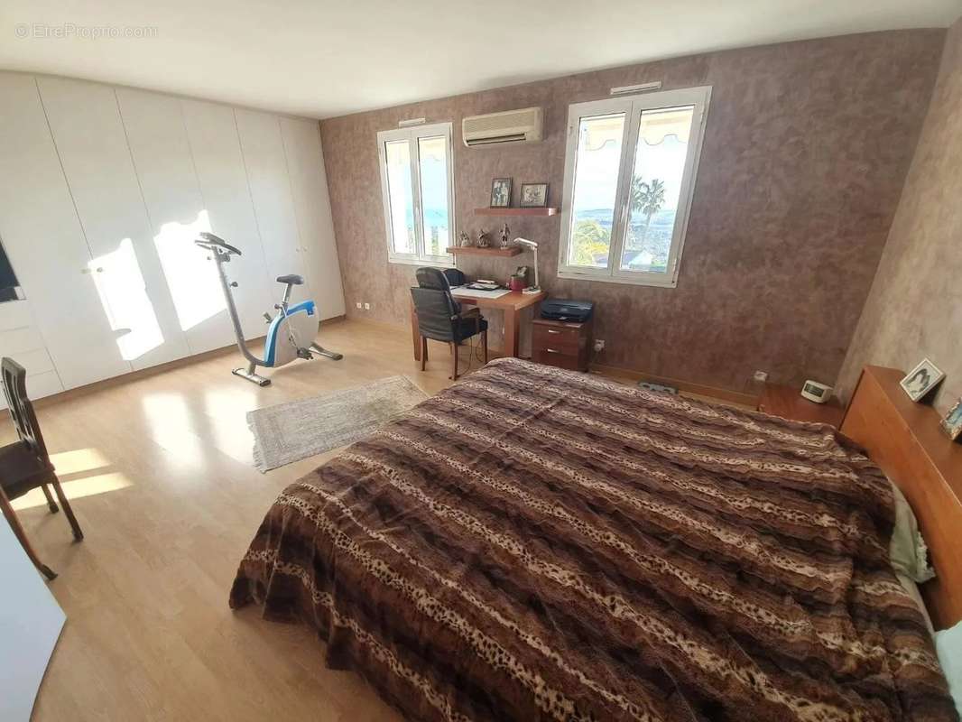 Appartement à VILLENEUVE-LOUBET