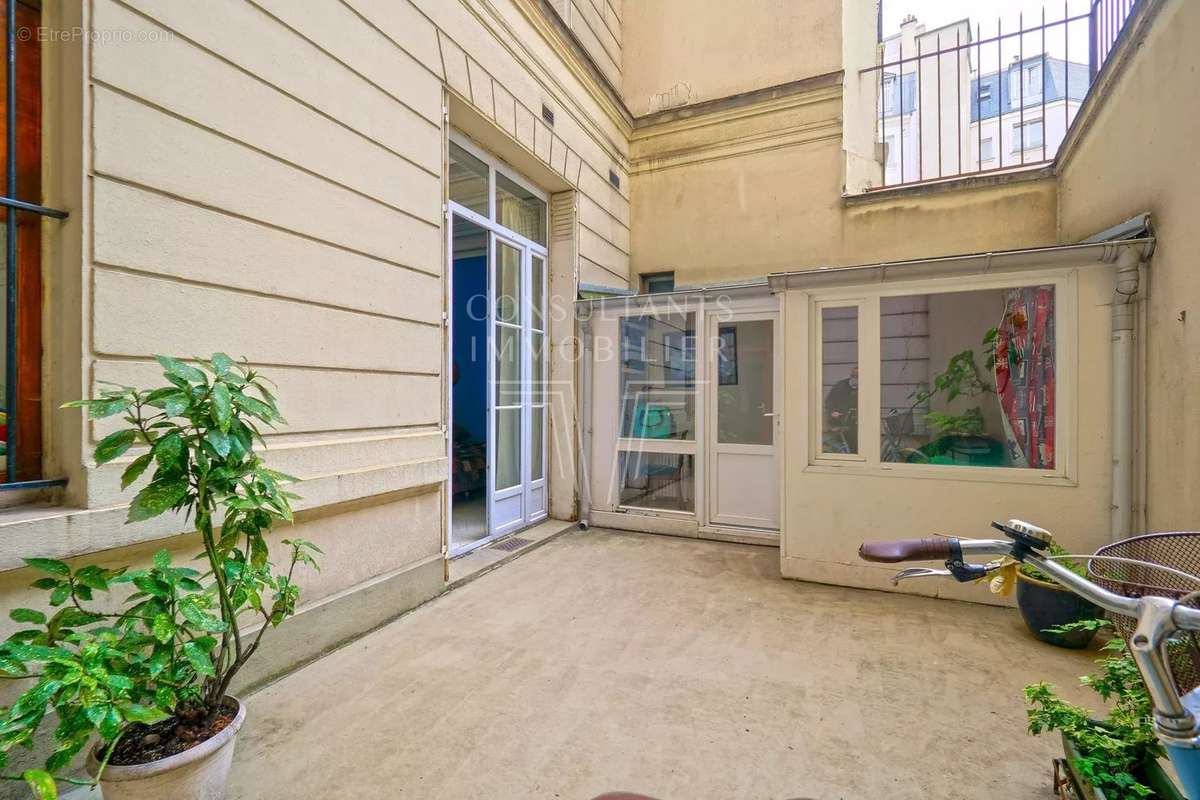 Appartement à PARIS-17E