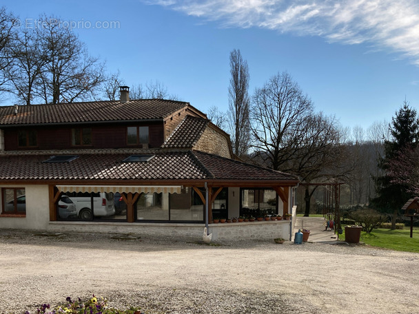 Maison à MONTCUQ