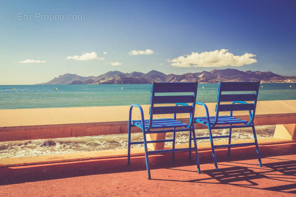 Commerce à CANNES