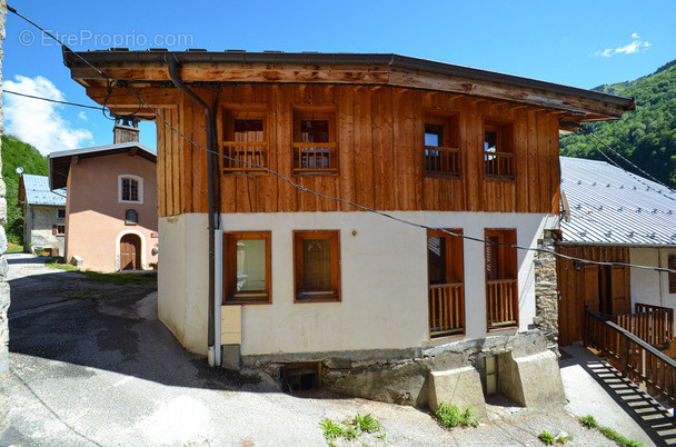 Maison à SAINT-JEAN-DE-BELLEVILLE