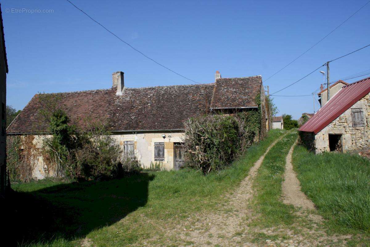 Maison à NUARS