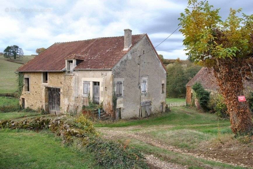 Maison à NUARS