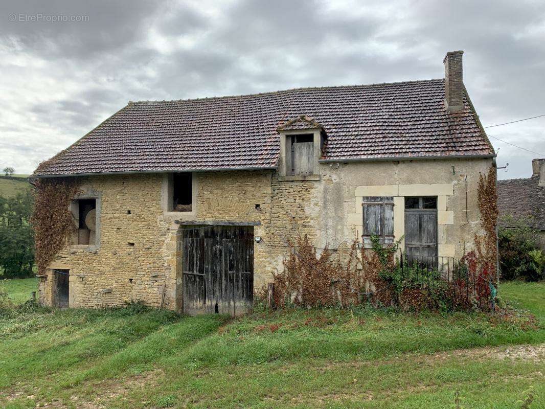 Maison à NUARS