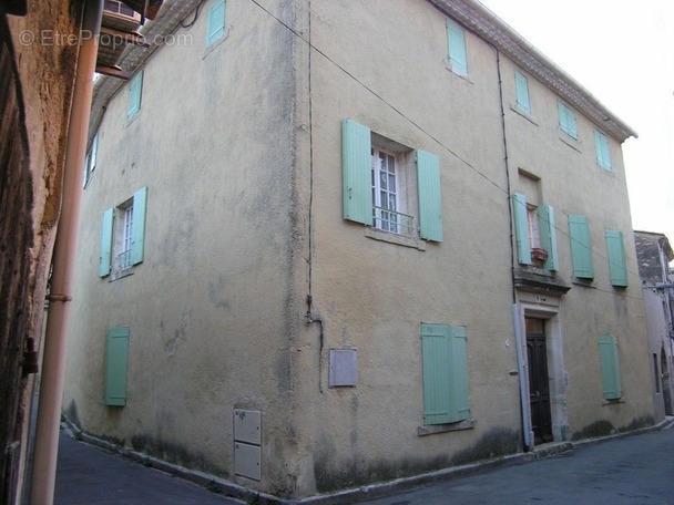 Appartement à BEZOUCE