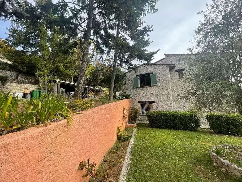 Maison à TOURRETTES-SUR-LOUP