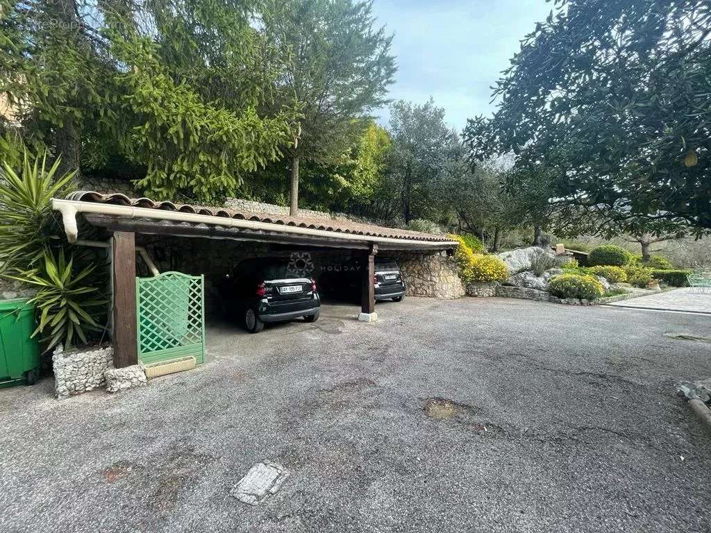 Maison à TOURRETTES-SUR-LOUP