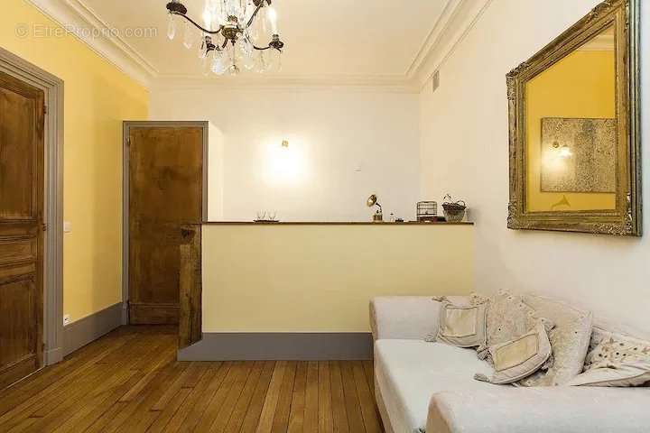 Appartement à PARIS-6E