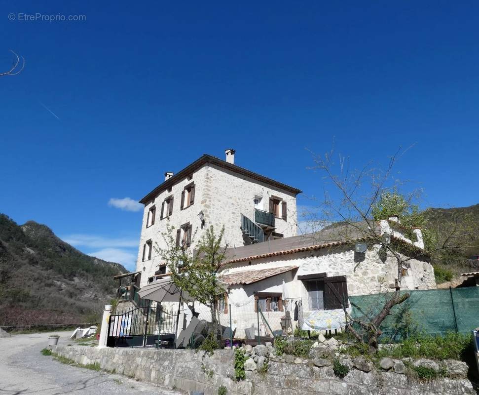 Maison à VILLARS-SUR-VAR