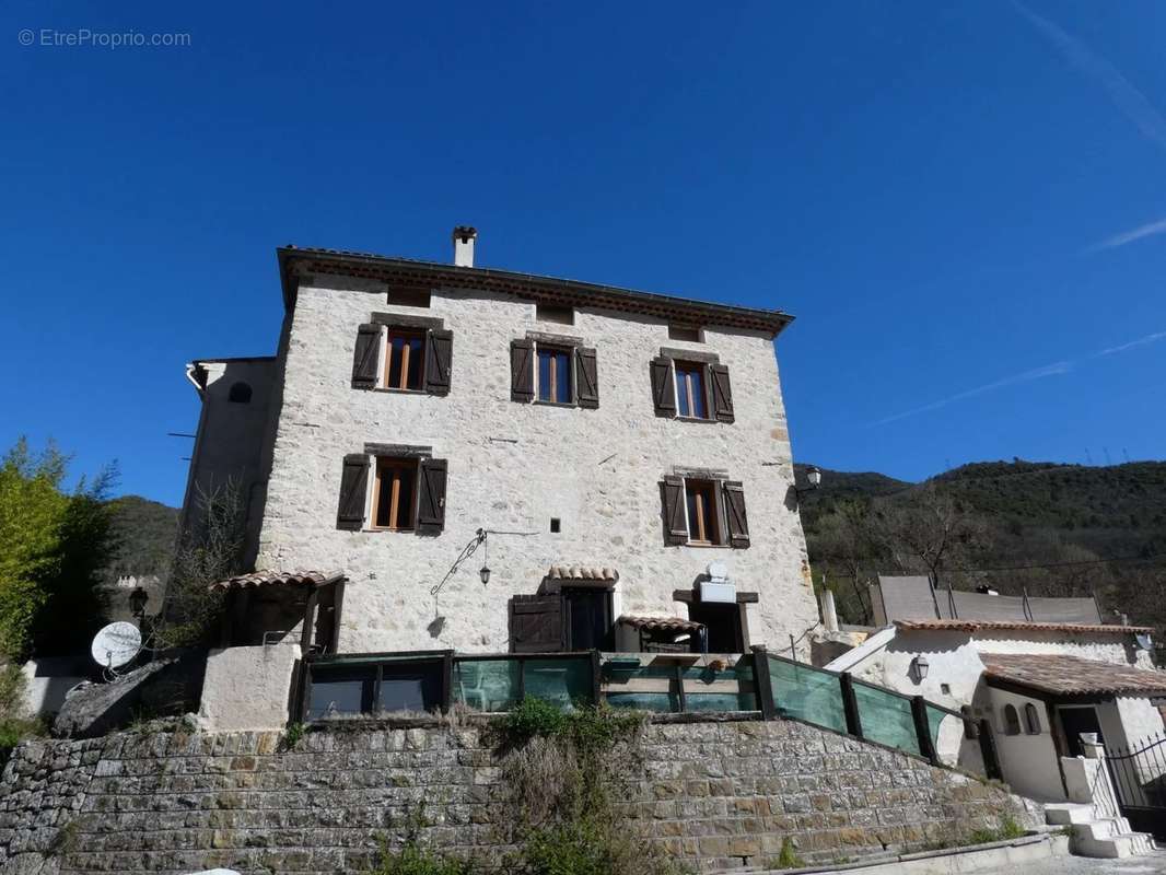 Maison à VILLARS-SUR-VAR