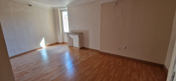 Appartement à MARSEILLE-2E