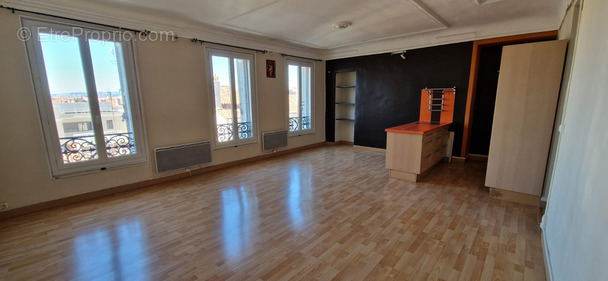 Appartement à MARSEILLE-2E