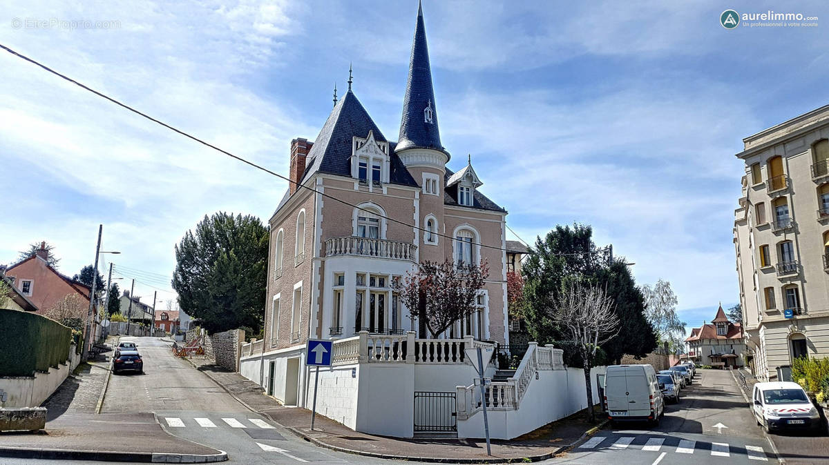 demeure d&#039;exception - Maison à NERIS-LES-BAINS