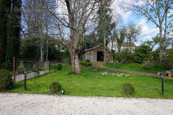 Maison à LE DONJON