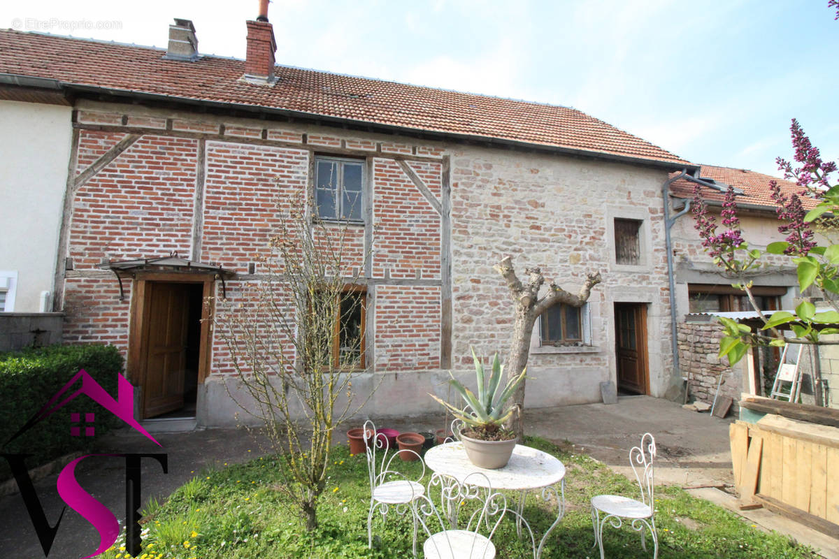 Maison à AUXONNE