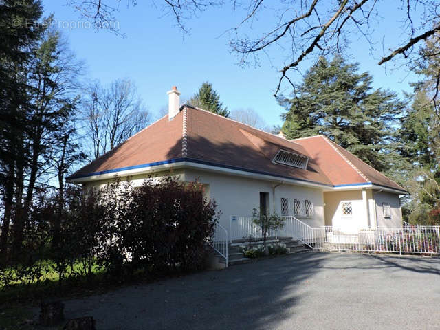 Maison à SAINT-YRIEIX-LA-PERCHE