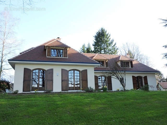 Maison à SAINT-YRIEIX-LA-PERCHE