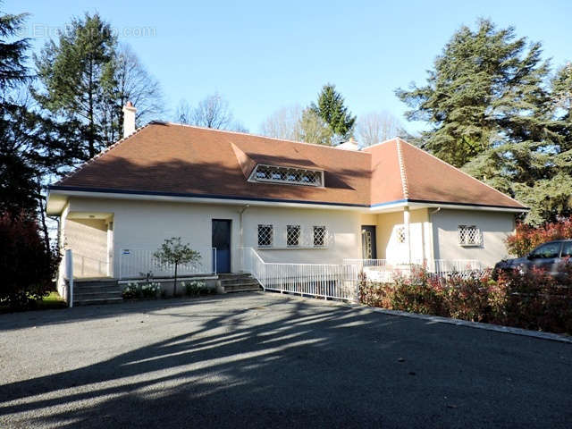 Maison à SAINT-YRIEIX-LA-PERCHE