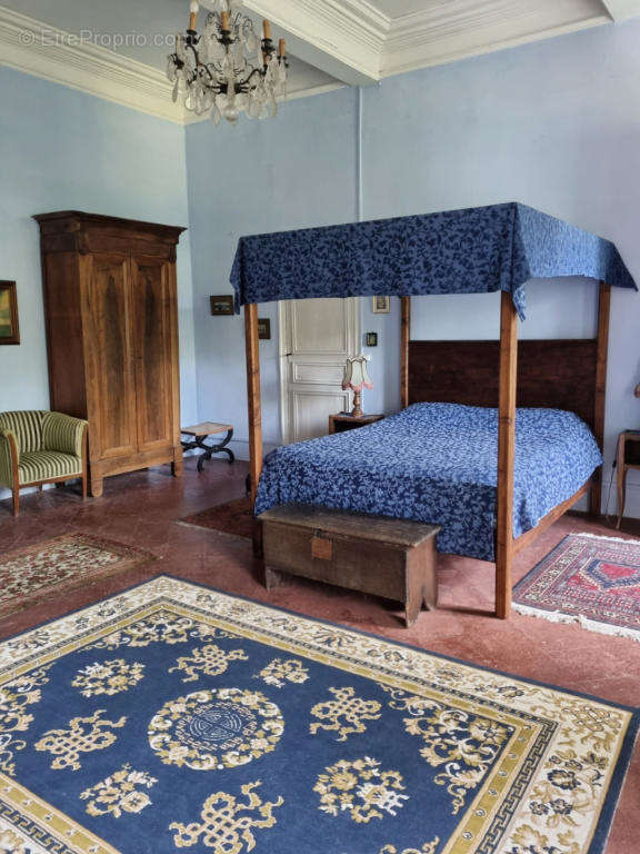 chambre - Maison à MAS-SAINTES-PUELLES