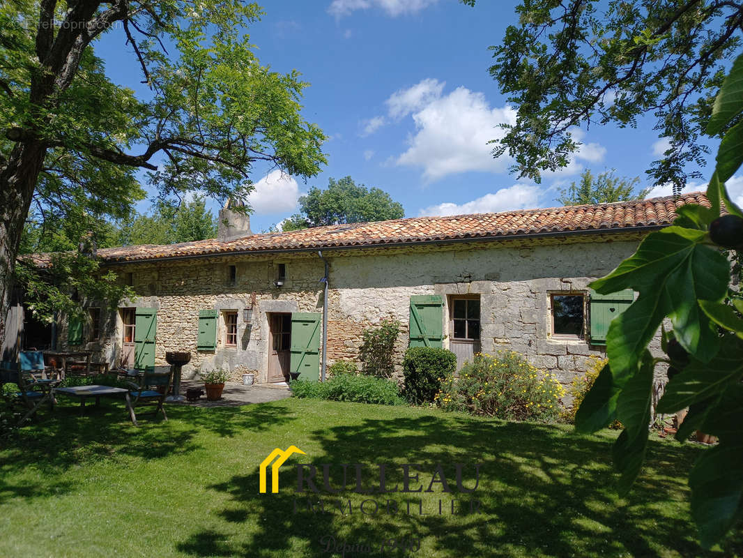 Maison à ANGLADE