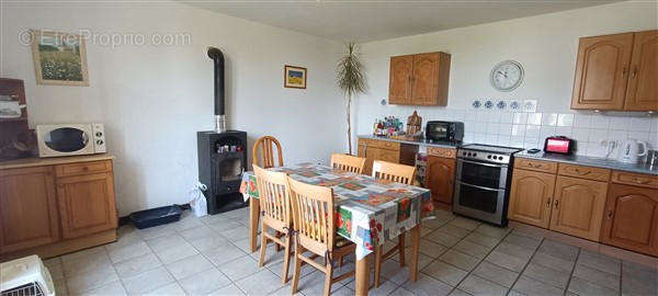 kitchen - Maison à CHEF-BOUTONNE