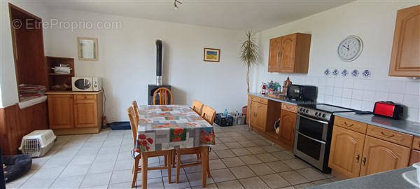 kitchen - Maison à CHEF-BOUTONNE