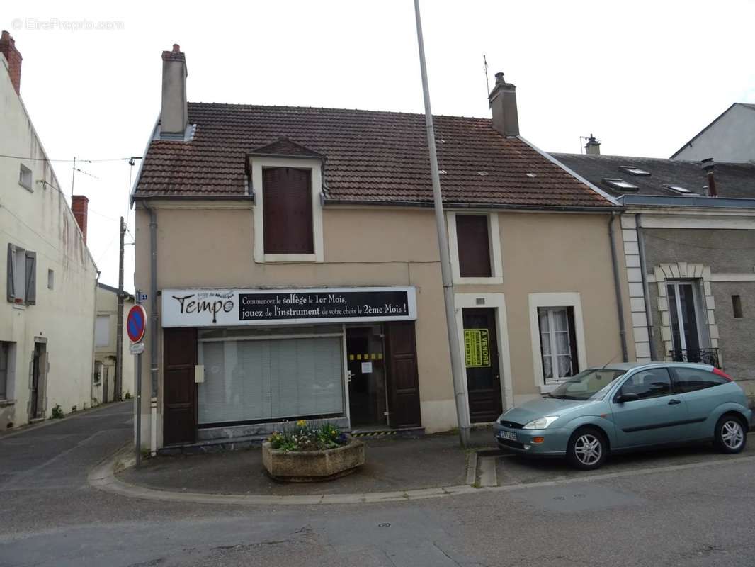 Maison à COSNE-COURS-SUR-LOIRE