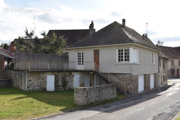 Maison à LUBERSAC