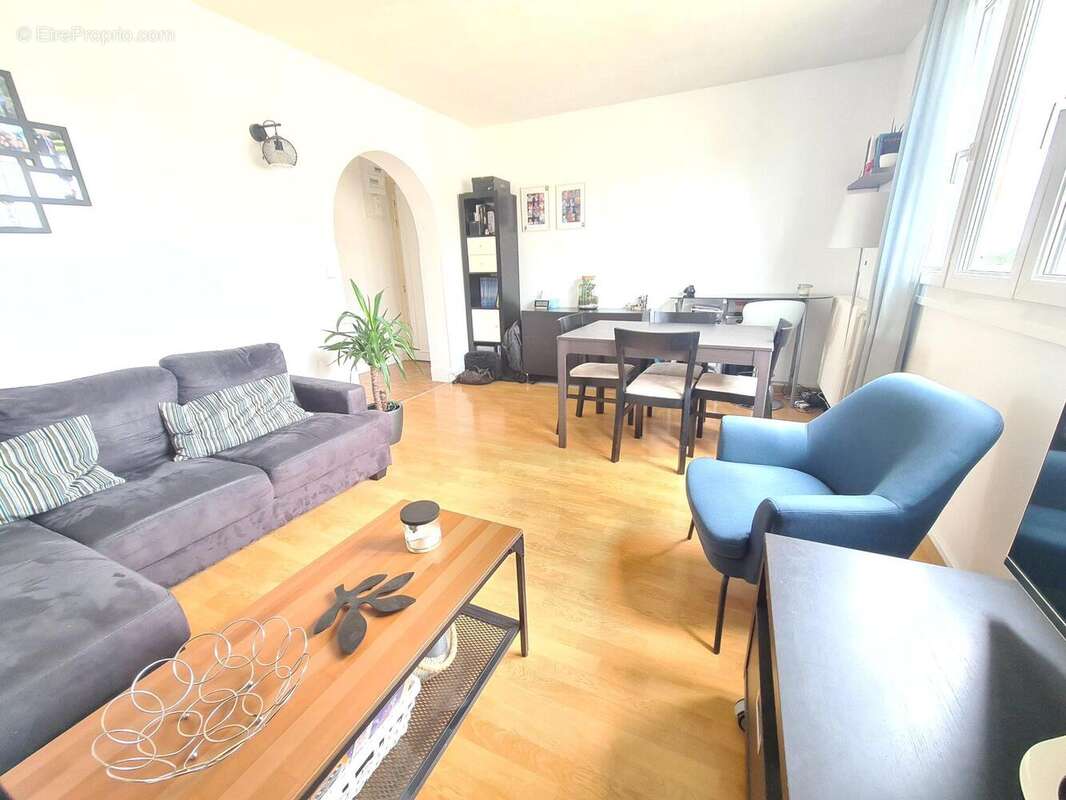 Appartement à LES CLAYES-SOUS-BOIS