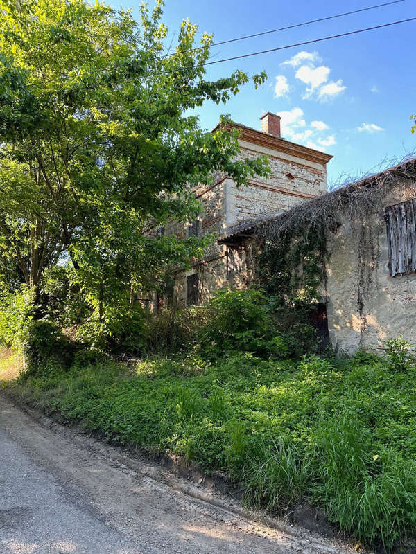 Maison à SAINT-HILAIRE-DE-LUSIGNAN