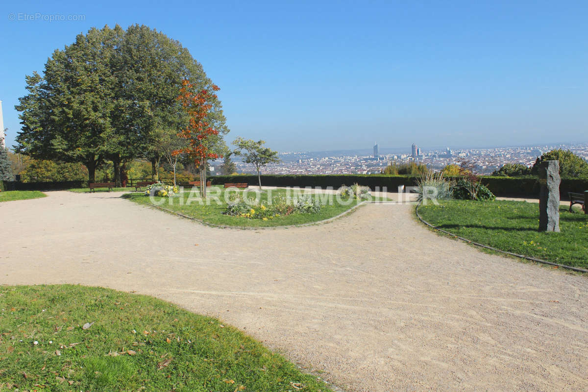 Appartement à SAINTE-FOY-LES-LYON