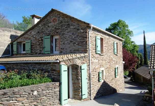 Maison à LE COLLET-DE-DEZE