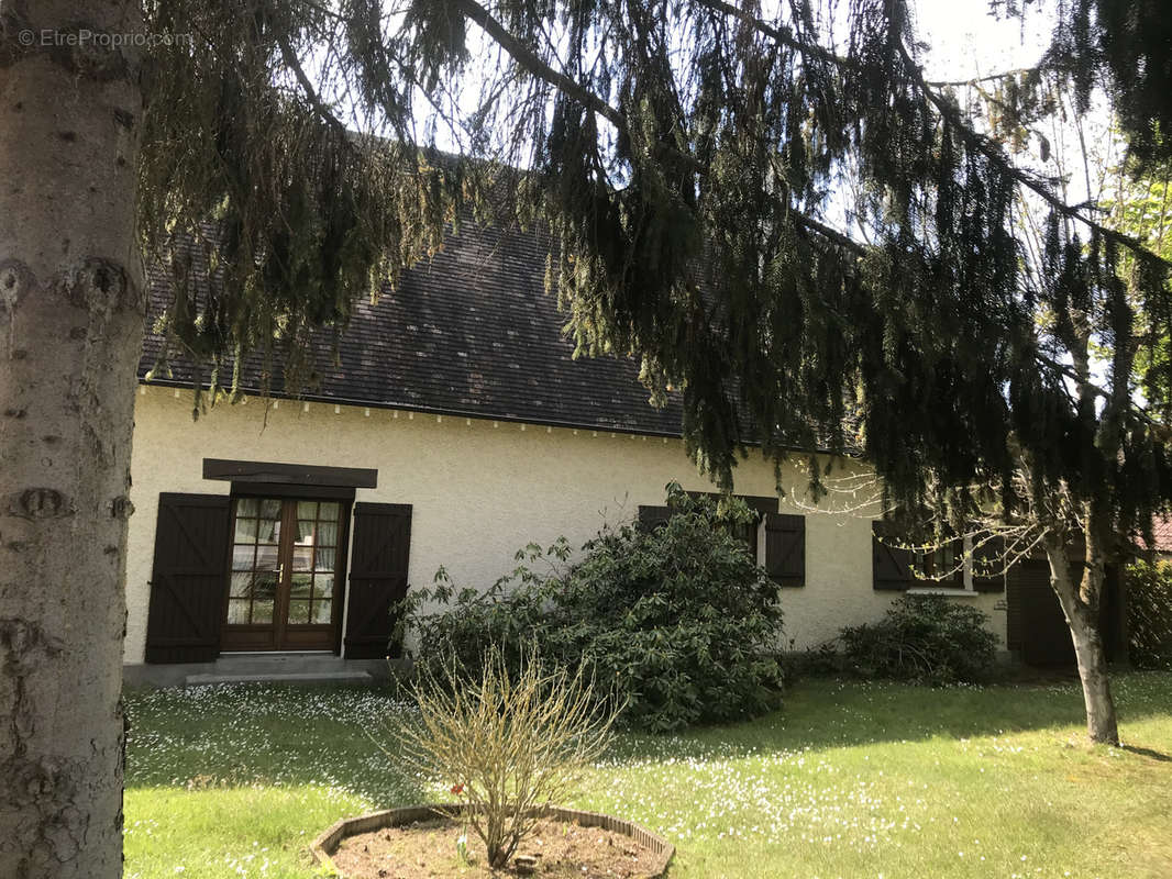 Maison à FONTAINE-HEUDEBOURG