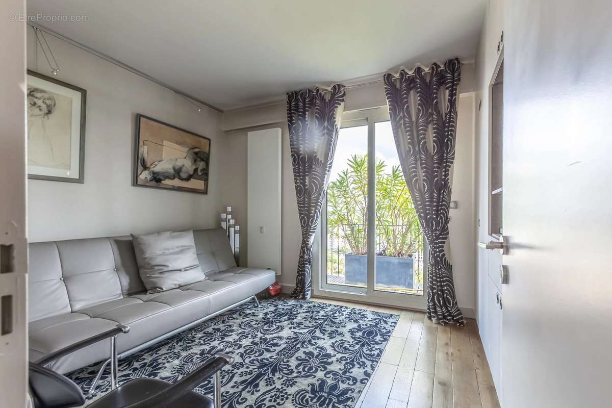 Appartement à SURESNES