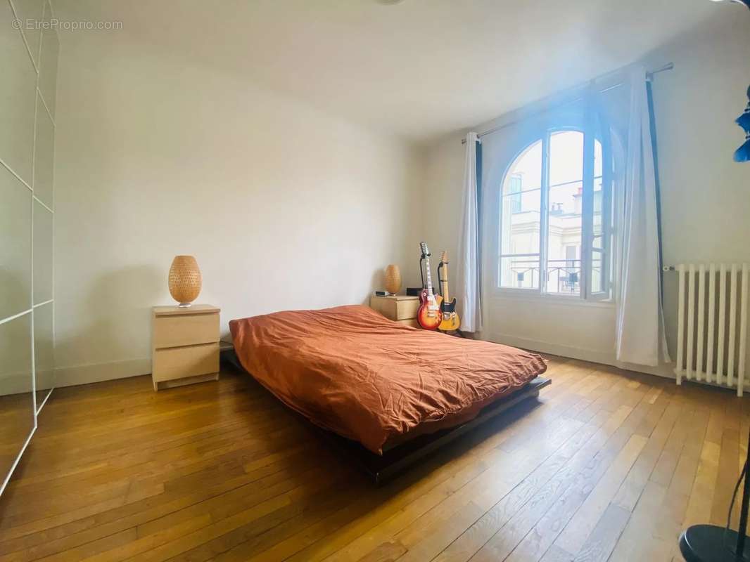 Appartement à PARIS-17E