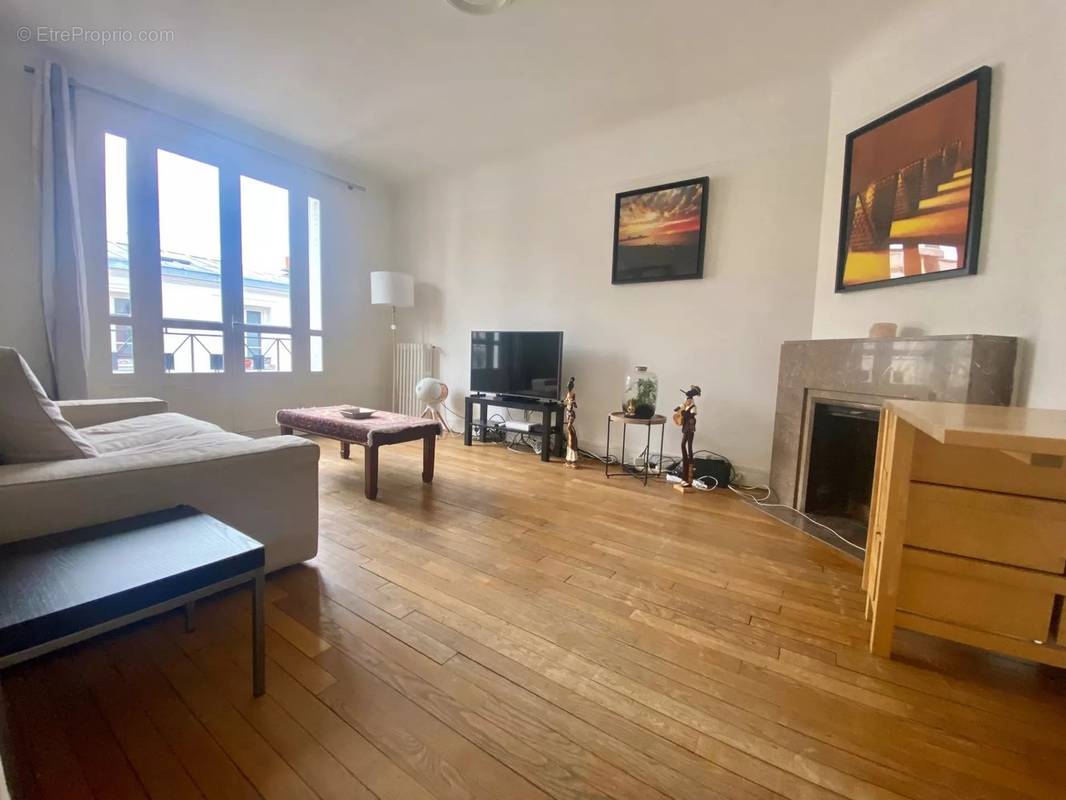 Appartement à PARIS-17E