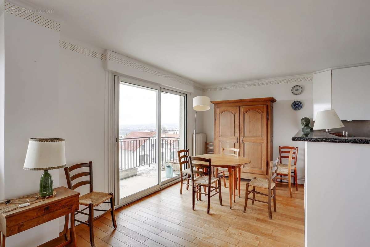 Appartement à SURESNES