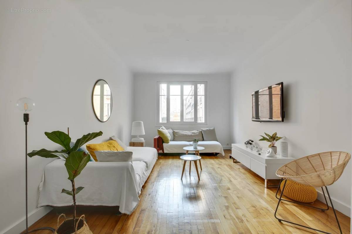 Appartement à COURBEVOIE